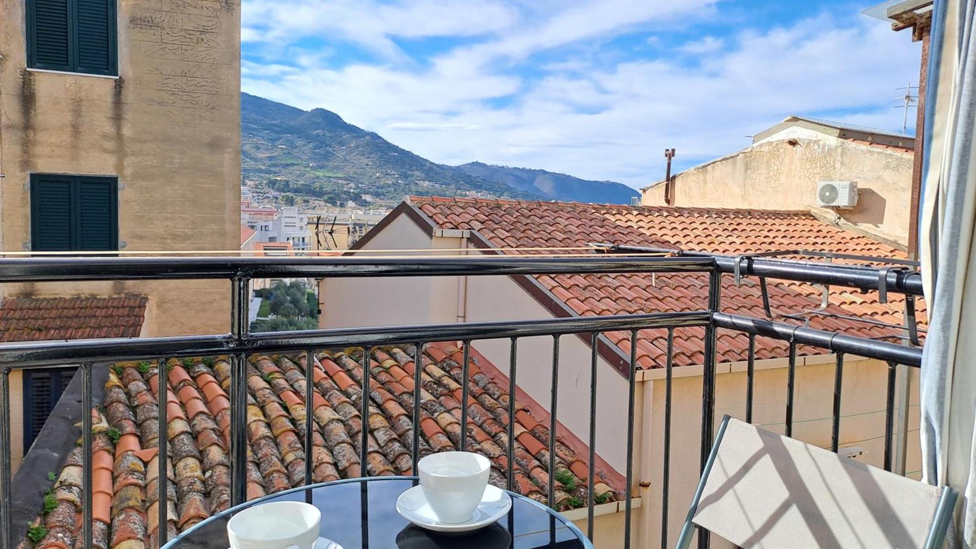 Sky Apartment By Casa In Mente Cefalu Exterior photo